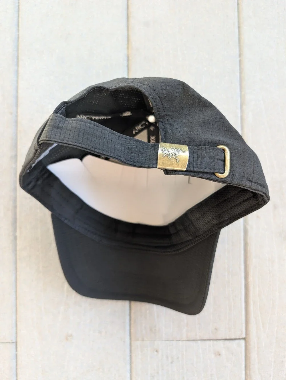 Arc'teryx Hat Black Gold Logo